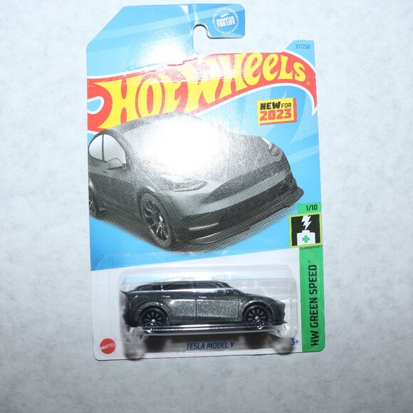 Hot Wheels Ford lot of 6 Tesla S Plaid, Y models and roadster NIP 1:64 scale - Picture 7 of 7